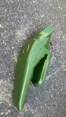 V43 Tooth Seat ESCO Style 35-45 Ton Excavator Bucket Tooth Seat Double Groove Weld-on Type Compatible with V43SYL Tooth Tip