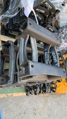 Volvo EC300 Excavator Chain Guard - Original-like Quality + Factory Direct Price, Wear-Resistant Manganese Steel, Anti-Dechain, A Cost-Effective Choice